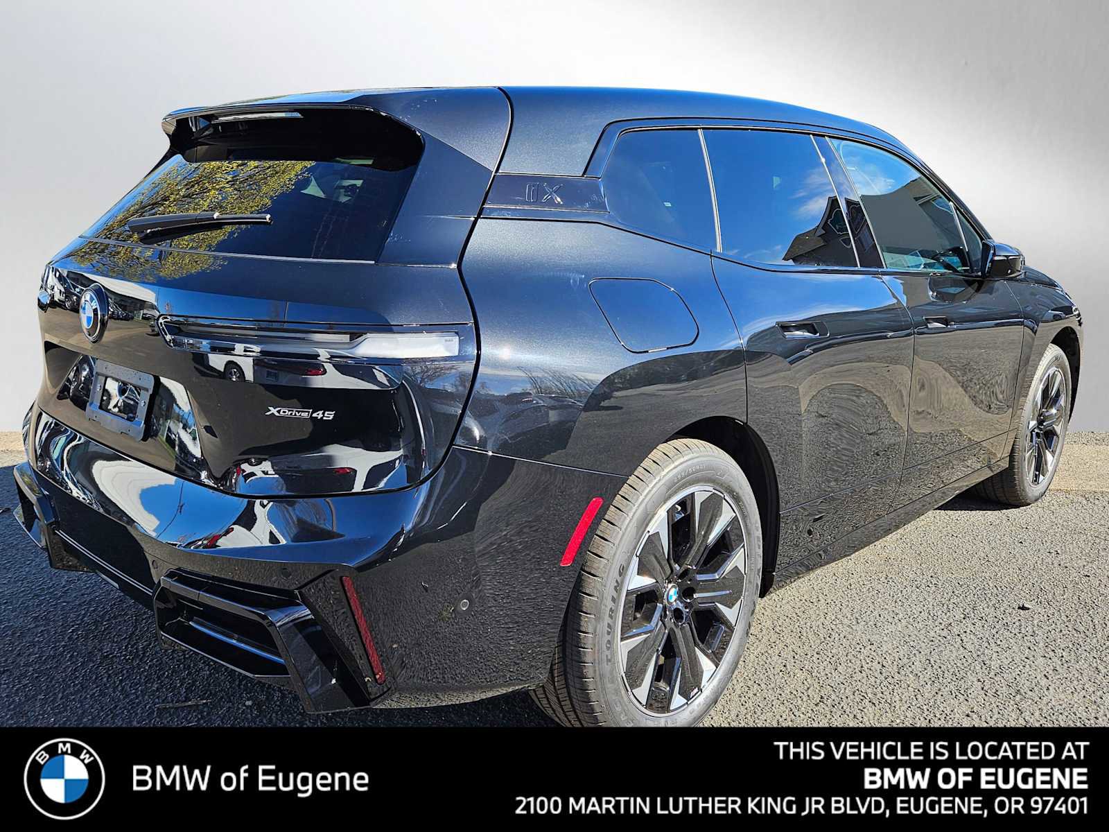 New 2026 BMW iX xDrive45 w/ M Sport Package image 3