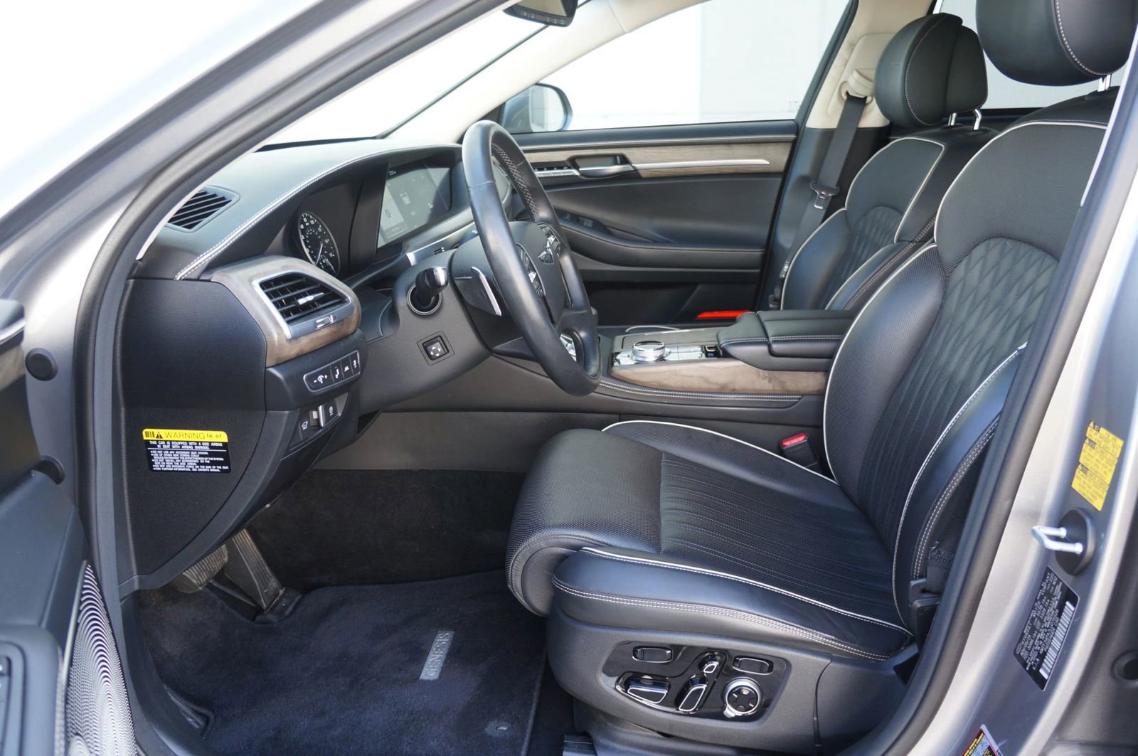 Used 2020 Genesis G90 3.3T Premium image 30