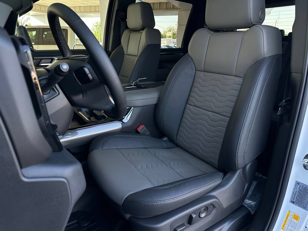 New 2026 Chevrolet Silverado 2500 ZR2 AWD/4WD image 12