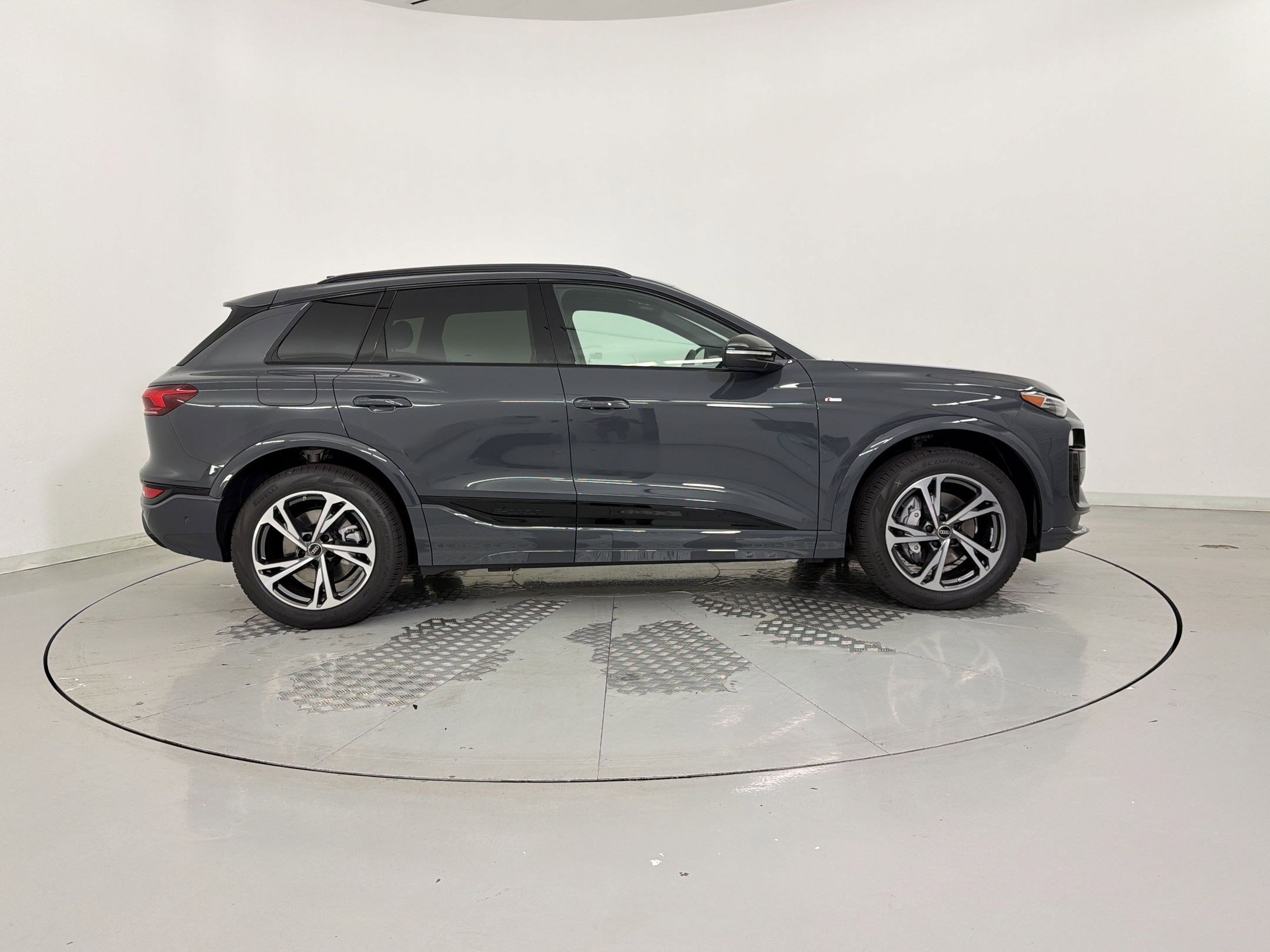 New 2027 Audi Q6 e-tron Premium Plus AWD/4WD image 8