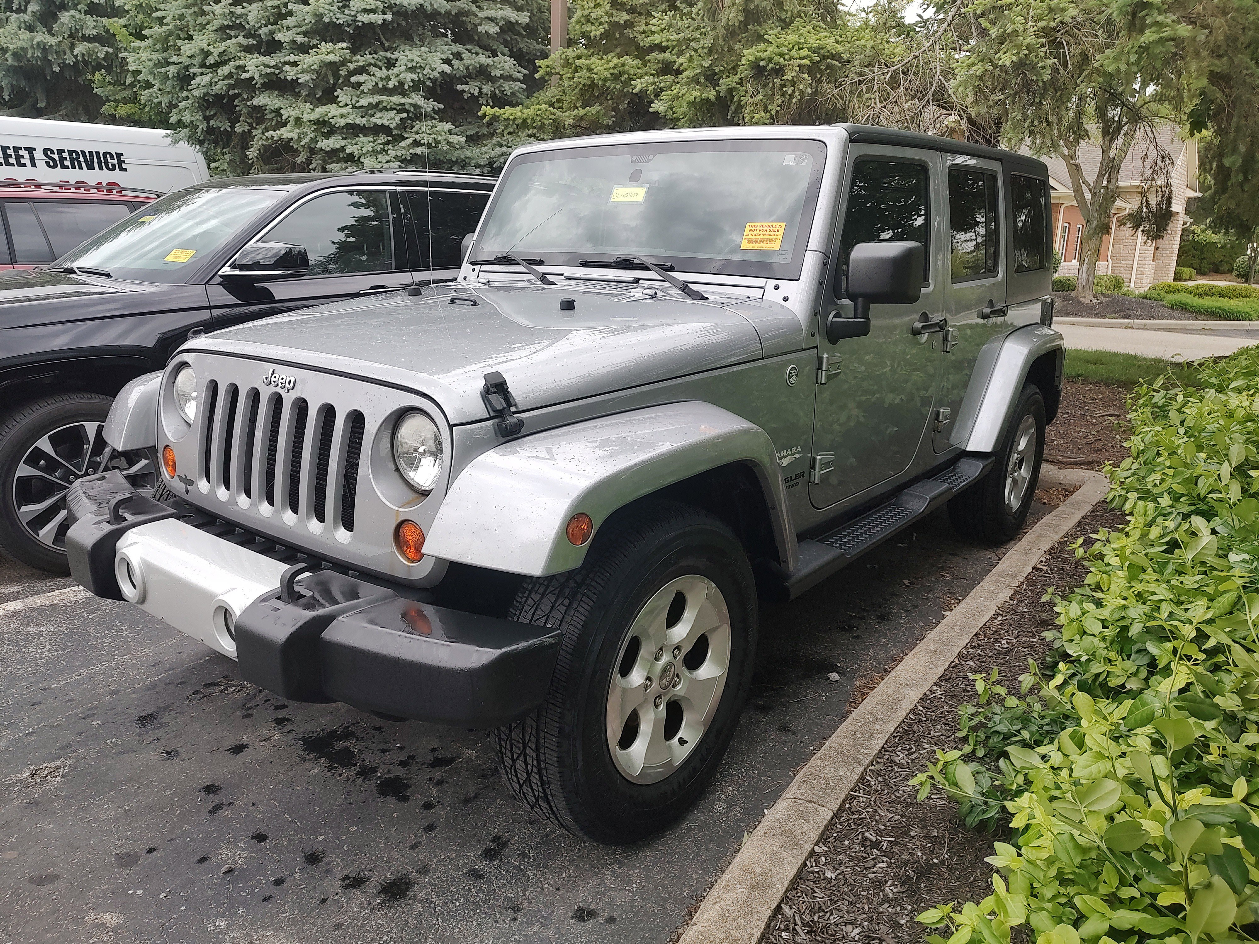 Used 2013 Jeep Wrangler Unlimited Sahara w/ Connectivity Group AWD/4WD image 6