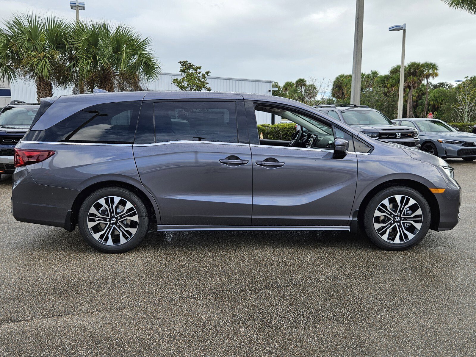 New 2026 Honda Odyssey Elite image 3