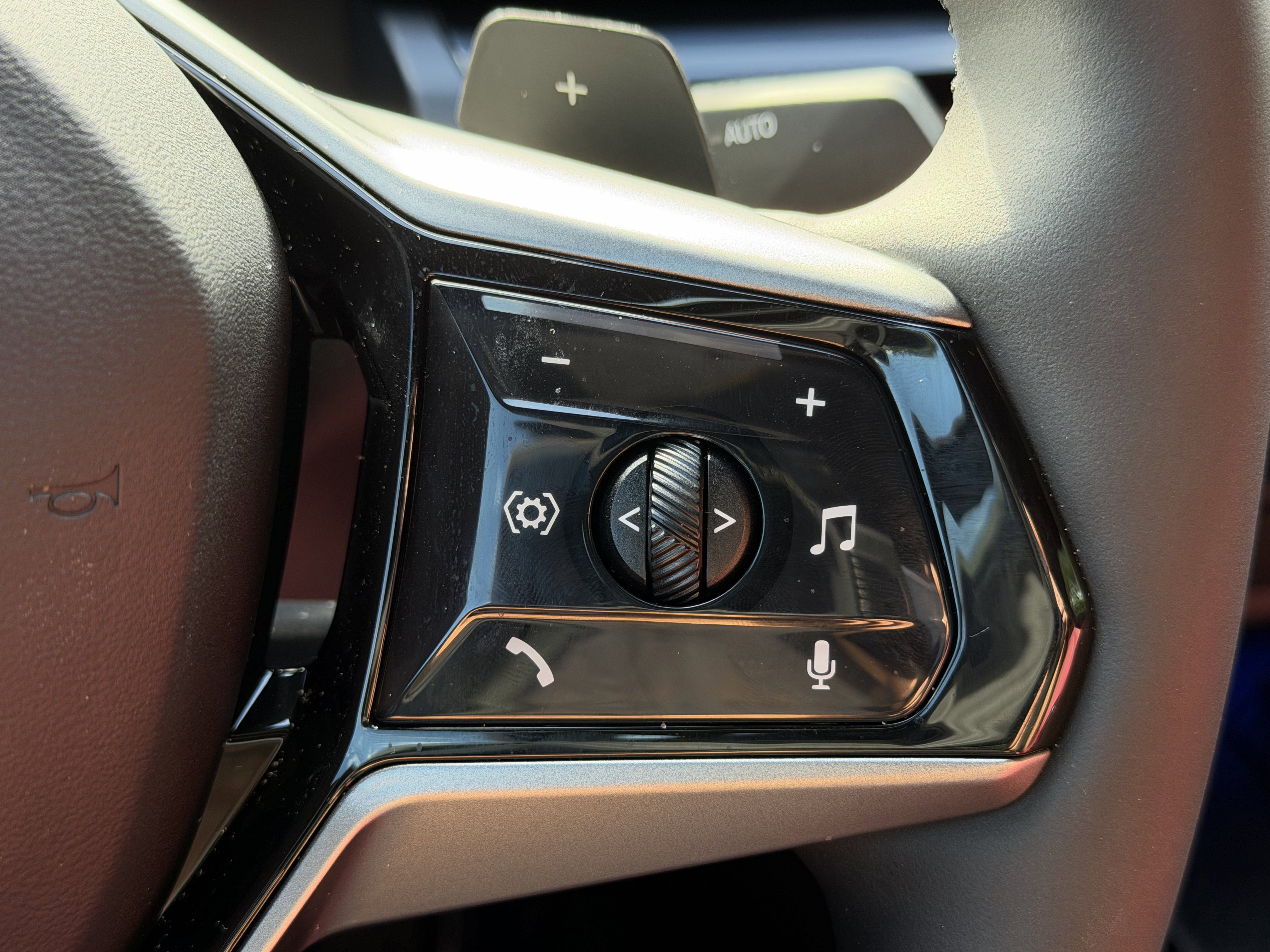 Used 2026 BMW 530i w/ Premium Package image 31