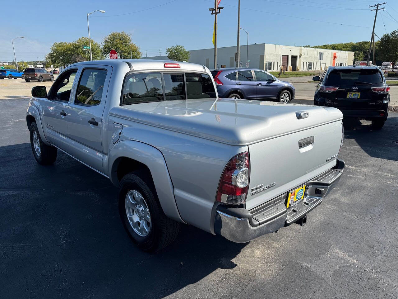 Used 2011 Toyota Tacoma 4x4 Double Cab w/ SR5 Pkg #2 image 4