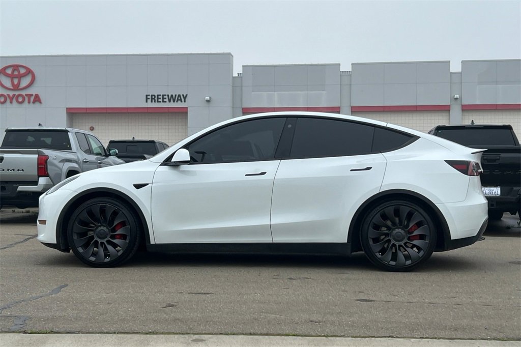 Used 2023 Tesla Model Y Performance image 9