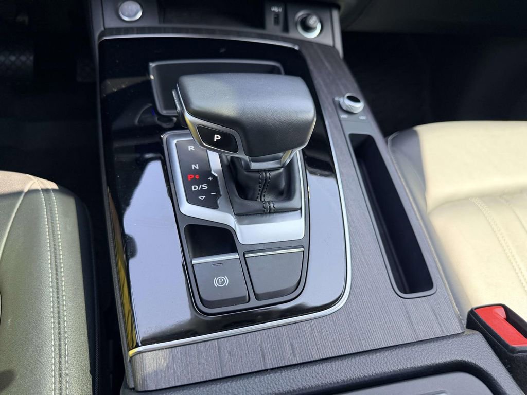 Used 2021 Audi Q5 2.0T Premium w/ Convenience Package image 6