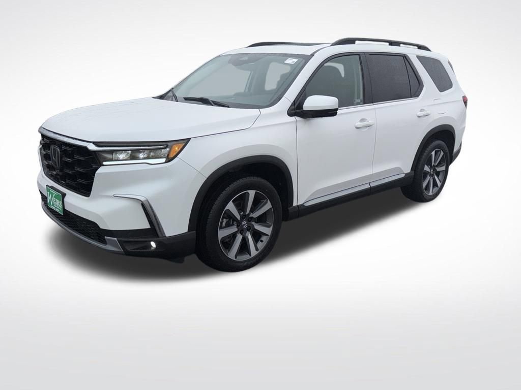 Used 2025 Honda Pilot Touring image 23