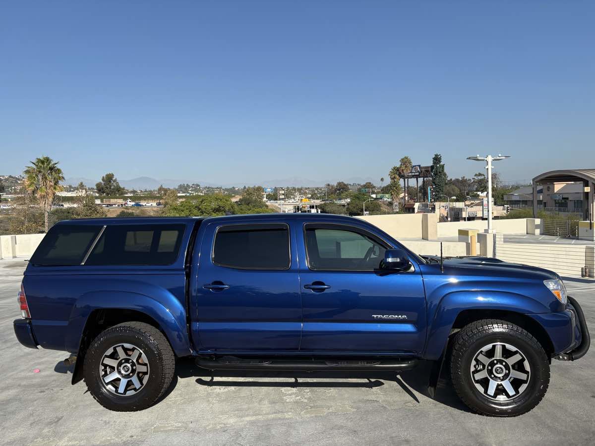 Used 2015 Toyota Tacoma 4x4 Double Cab w/ TRD Sport Package image 39