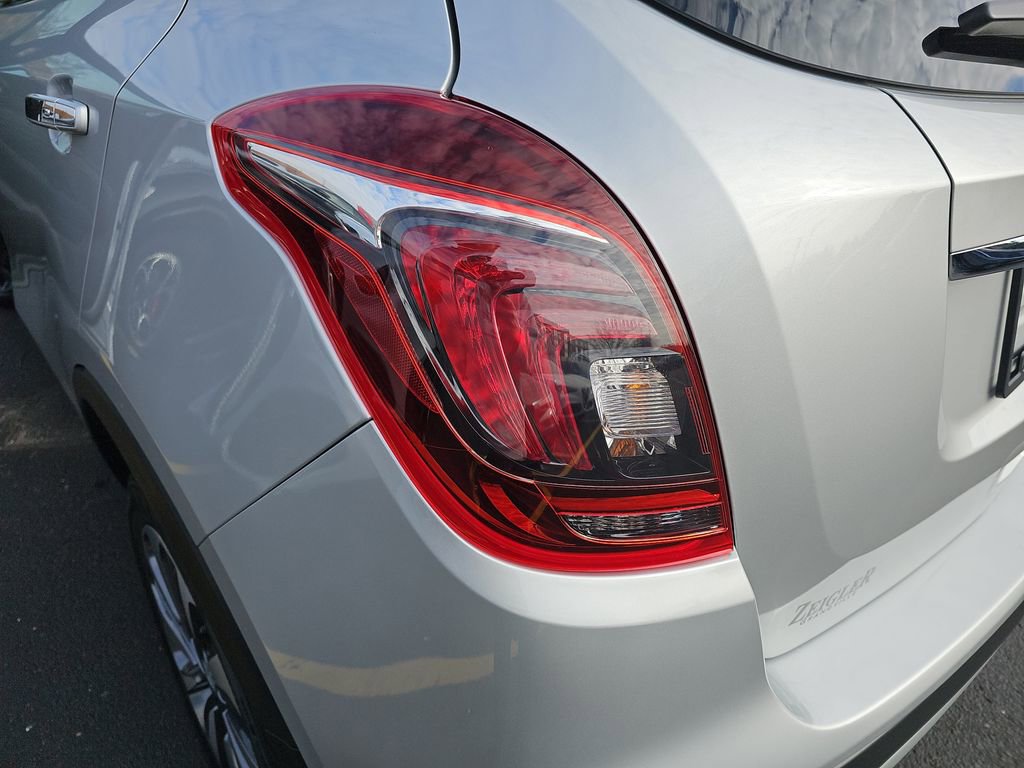 Used 2022 Buick Encore Preferred image 32