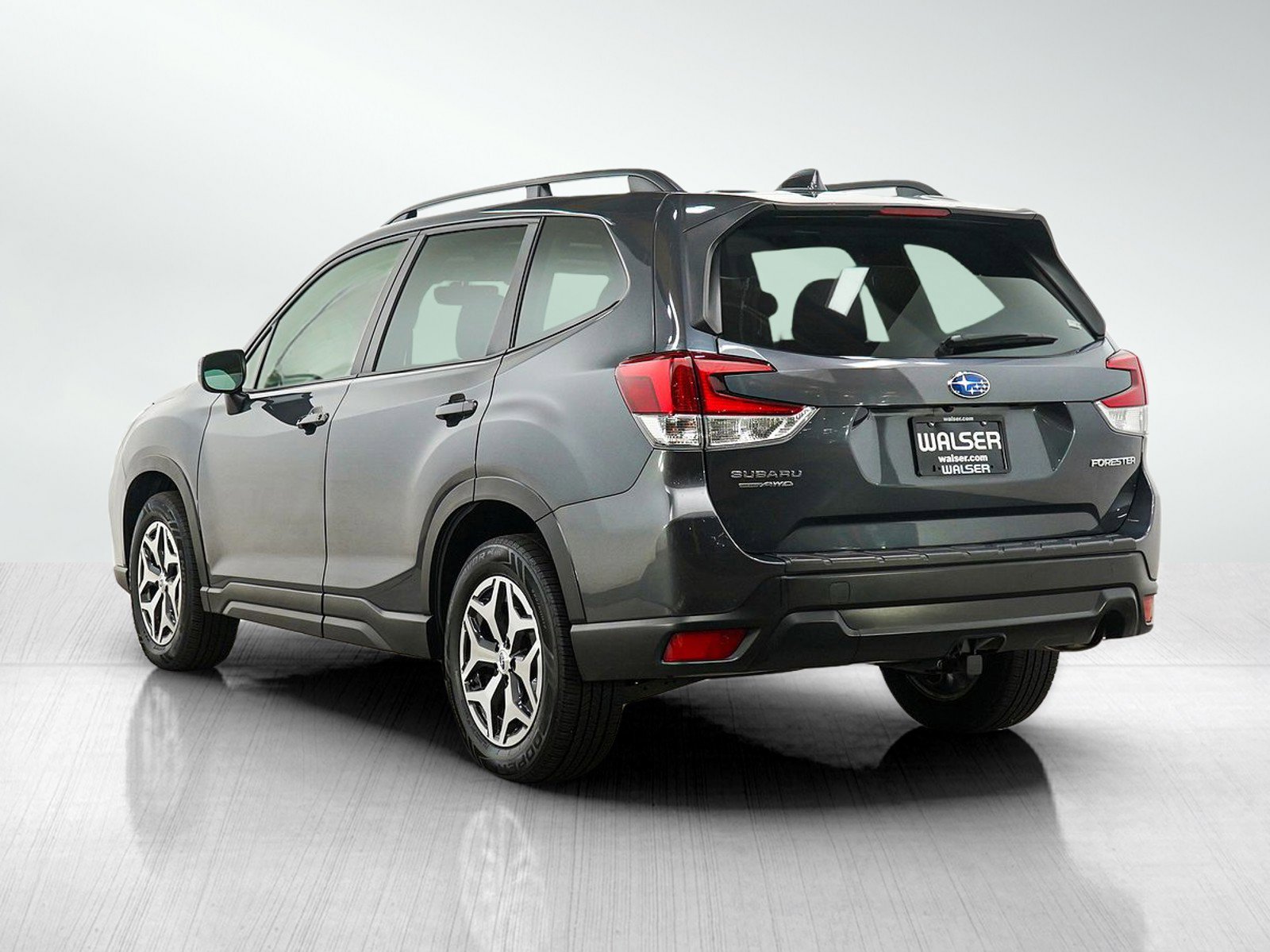 Used 2021 Subaru Forester Premium AWD/4WD image 3