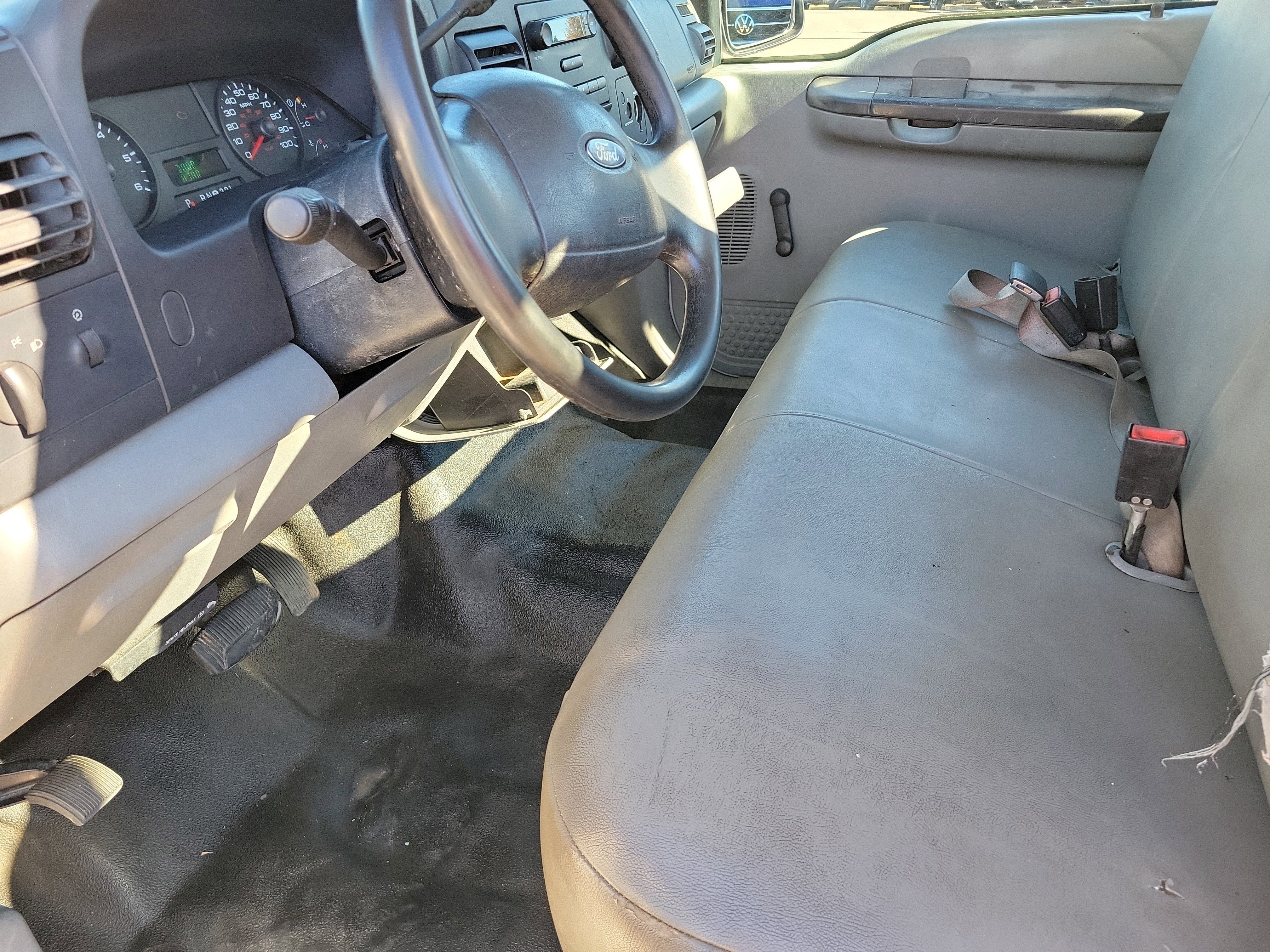 Used 2006 Ford F250 XL image 3