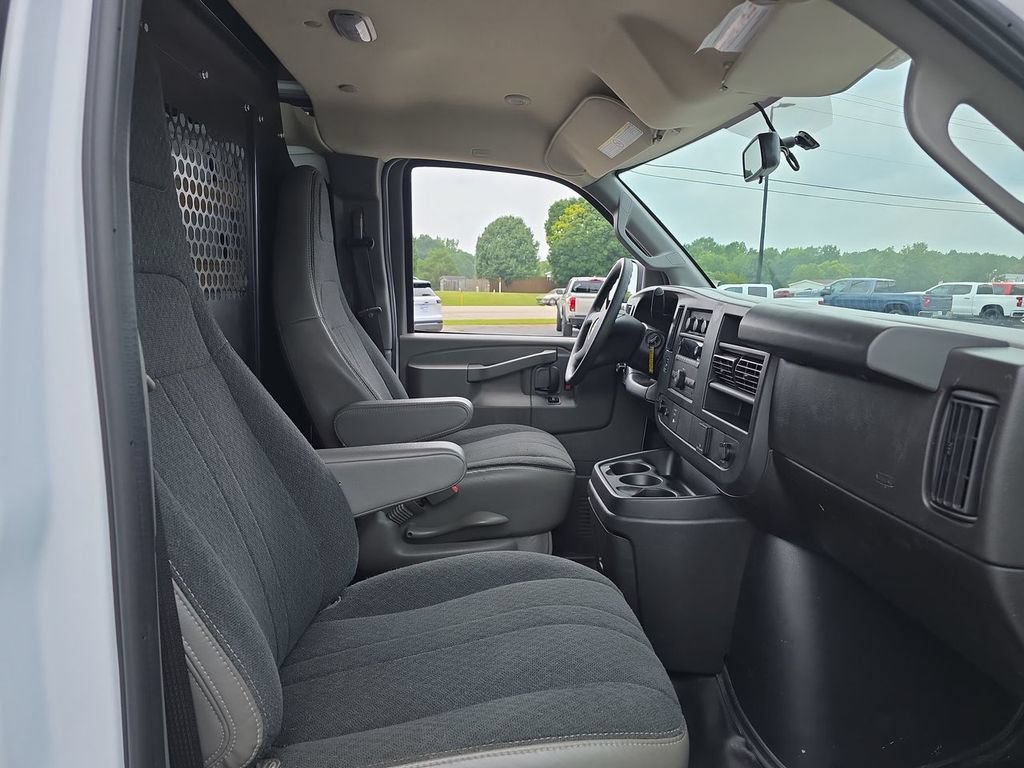 Certified 2025 Chevrolet Express 2500 w/ Driver Convenience Package RWD image 23