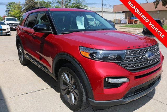 Used 2022 Ford Explorer XLT w/ Equipment Group 202A image 5