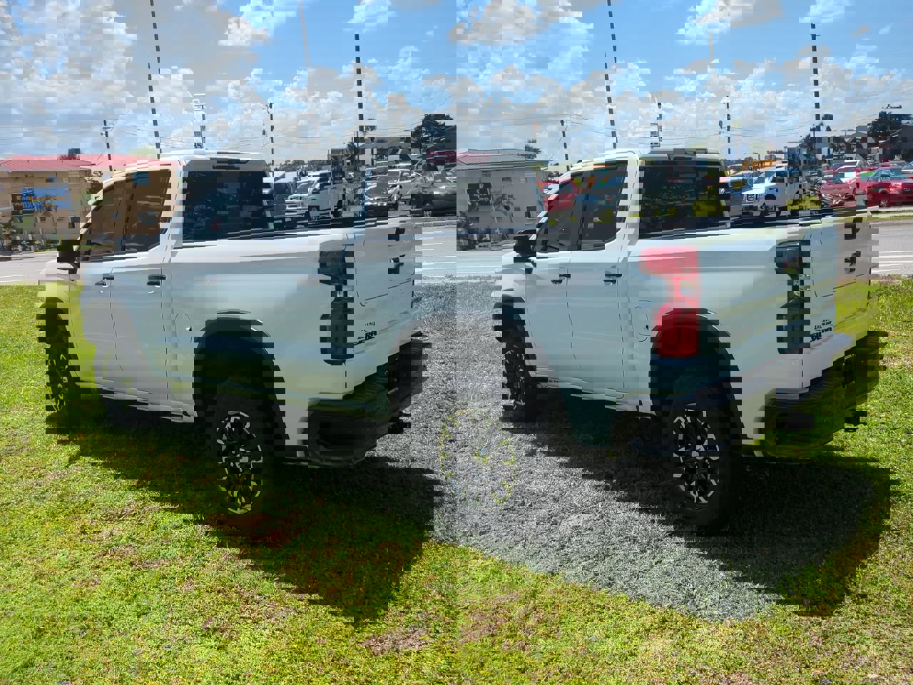 Used 2023 Chevrolet Silverado 1500 ZR2 image 6