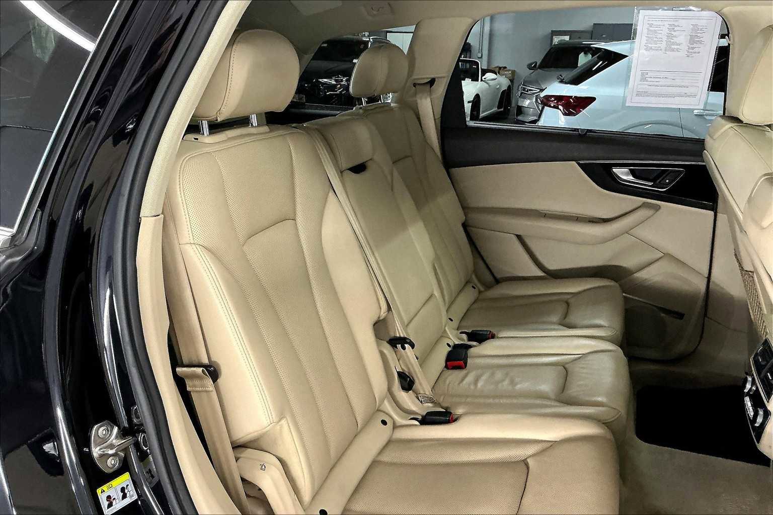 Used 2018 Audi Q7 3.0T Premium Plus w/ Premium Plus Package image 29