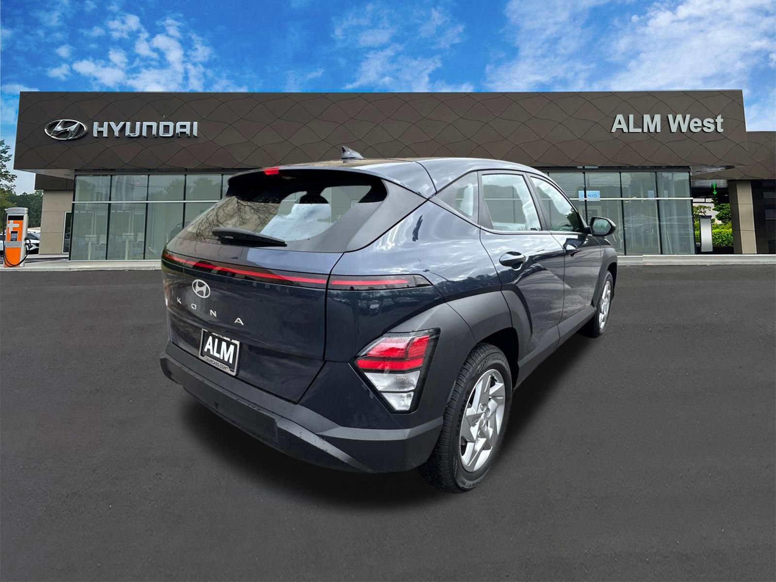 Used 2025 Hyundai Kona SE image 5