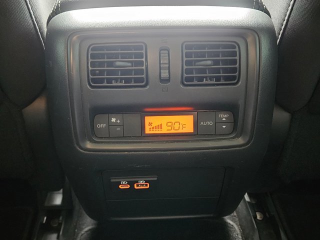 Used 2020 Nissan Pathfinder SV image 16