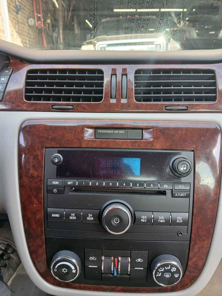 Used 2007 Chevrolet Impala LT FWD image 8