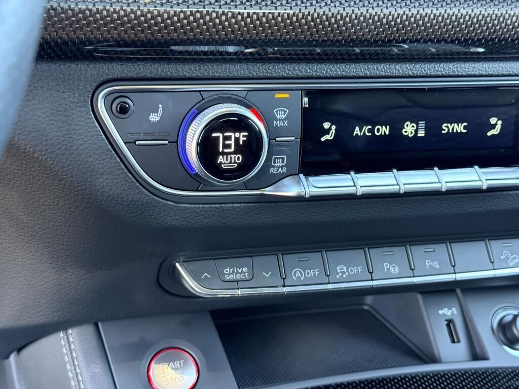 Used 2024 Audi SQ5 Prestige image 8