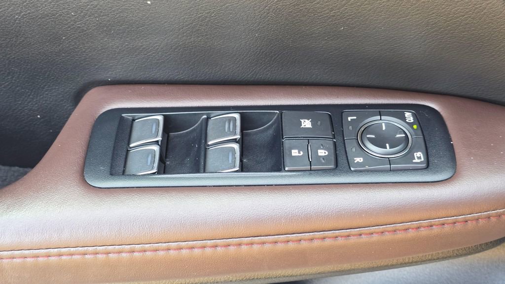 Used 2017 Lexus RX 450h AWD w/ Luxury Package image 24