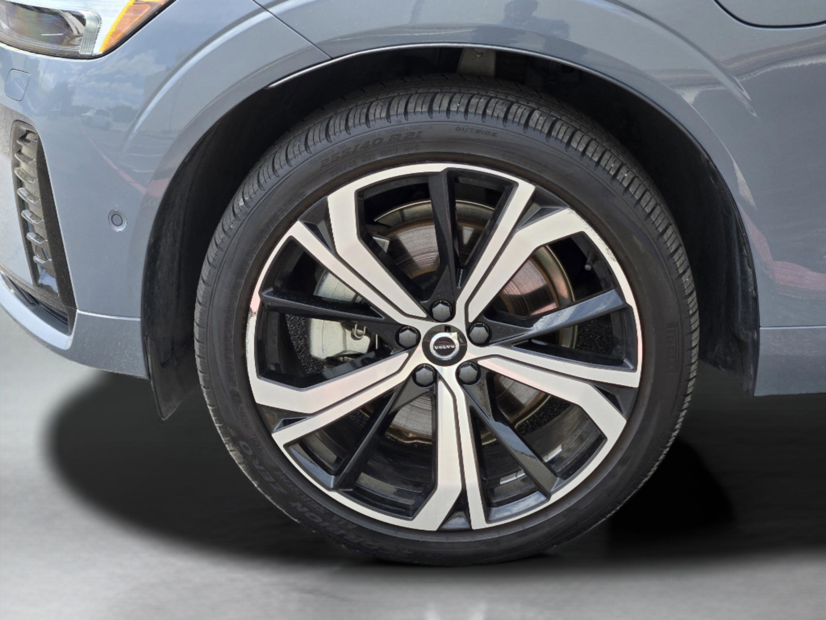 Used 2024 Volvo XC60 T8 Ultimate w/ Climate Package AWD/4WD image 35