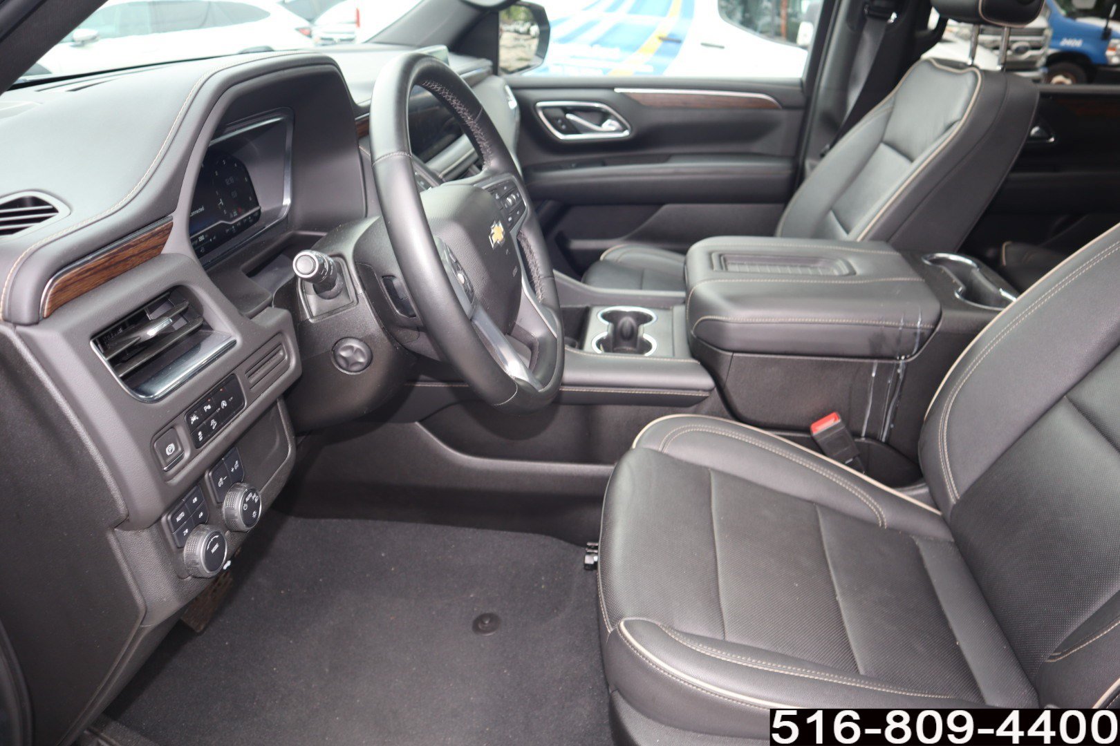 Used 2023 Chevrolet Suburban Premier AWD/4WD image 17