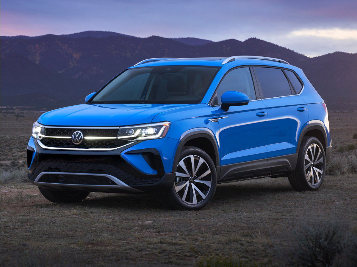 Used 2022 Volkswagen Taos SE w/ Panoramic Sunroof Package