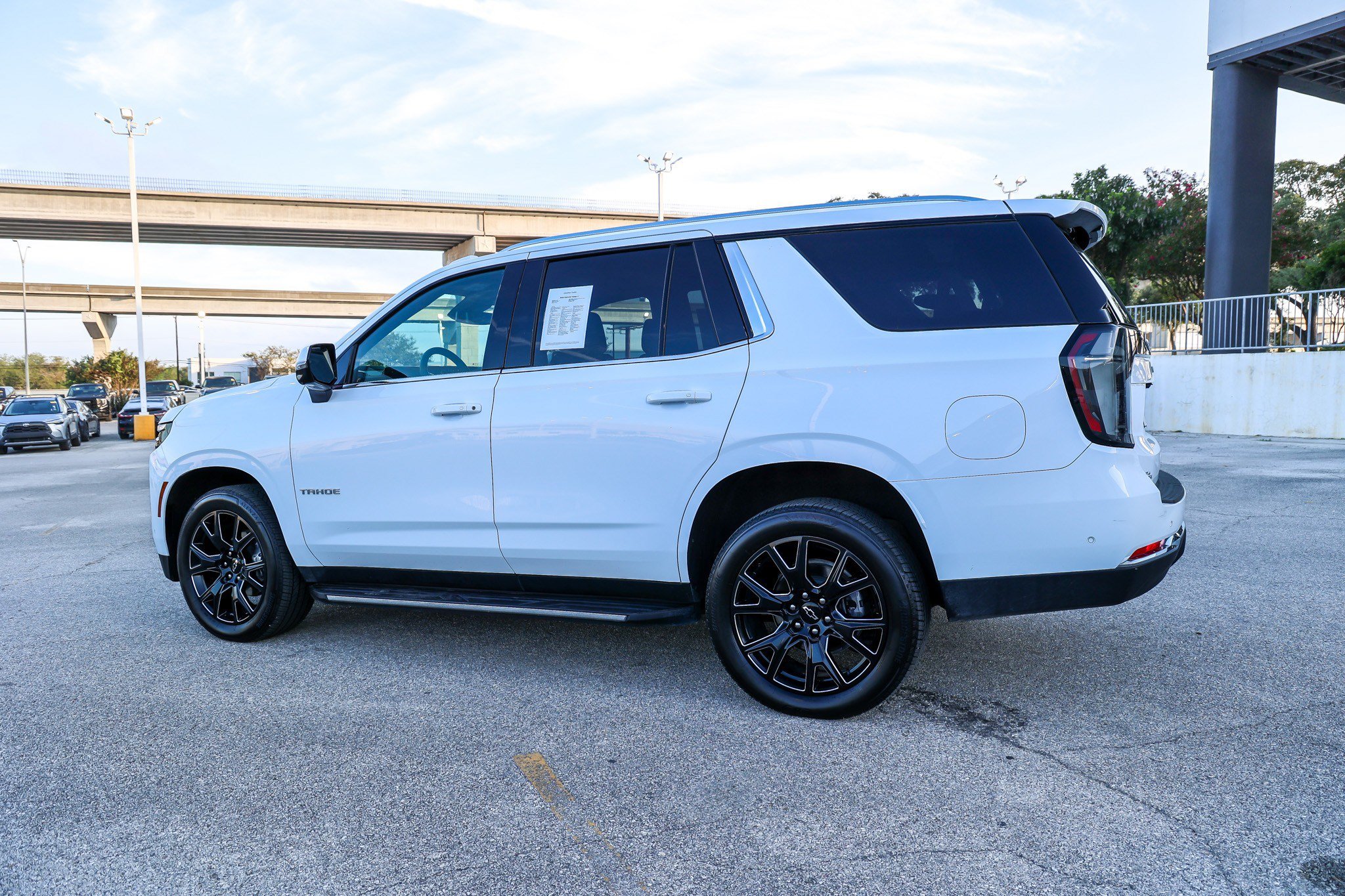 Used 2026 Chevrolet Tahoe LT w/ Comfort Package AWD/4WD image 10