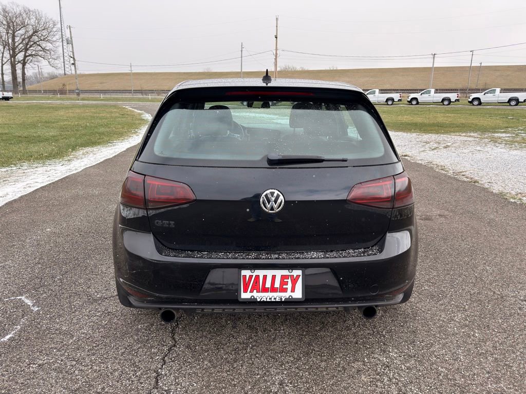 Used 2016 Volkswagen GTI SE FWD image 10