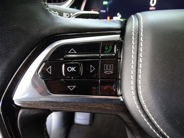 Certified 2022 Jeep Grand Cherokee Overland w/ Advanced Protech Group III AWD/4WD image 7