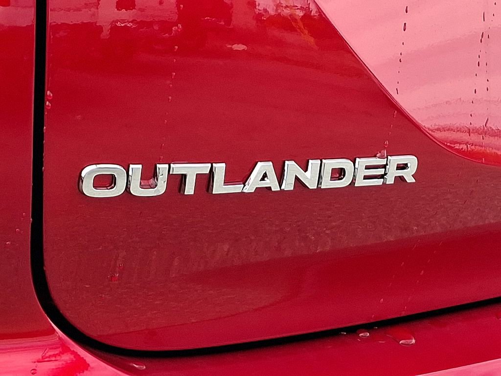 New 2026 Mitsubishi Outlander ES image 13