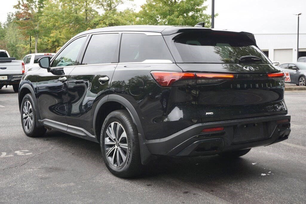 Used 2024 INFINITI QX60 Pure image 4