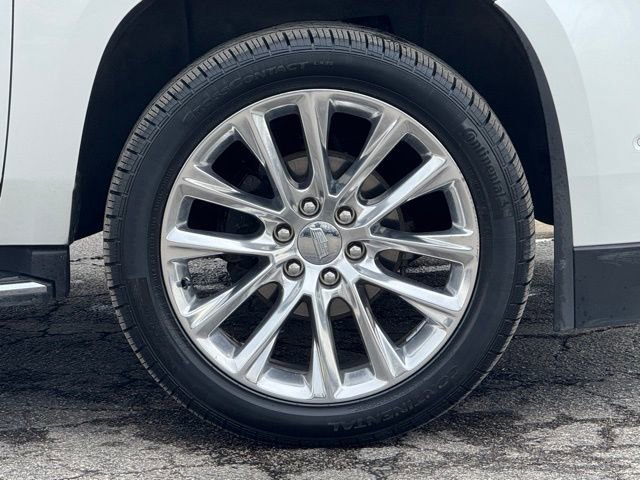 Used 2019 Cadillac Escalade Luxury image 3