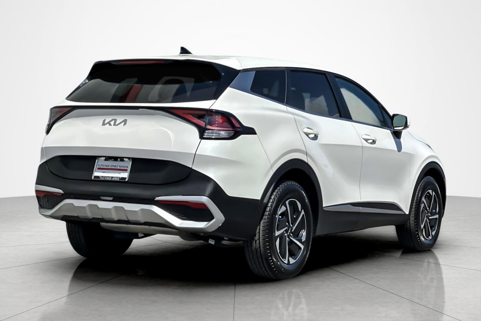 Used 2023 Kia Sportage LX AWD/4WD image 5
