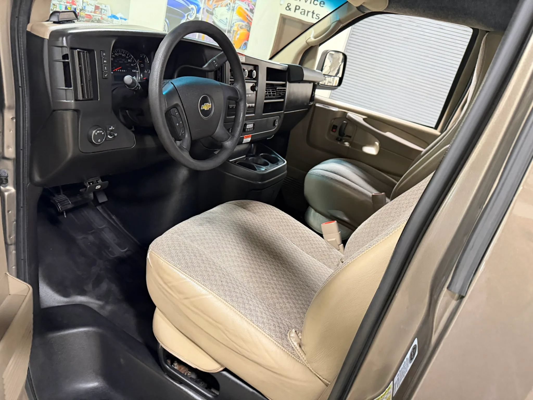 Used 2014 Chevrolet Express 3500 LT w/ LT Preferred Equipment Group RWD image 34