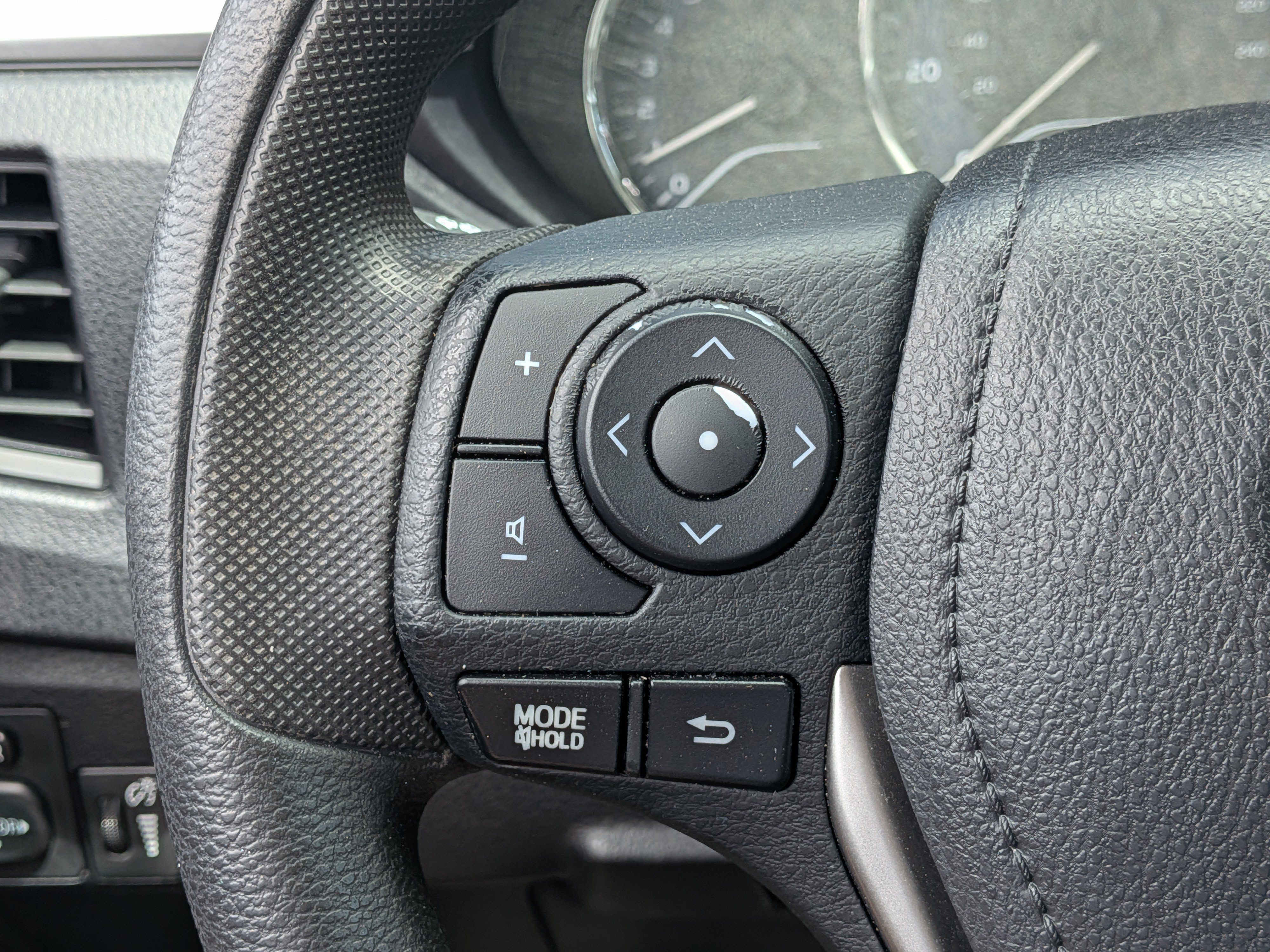 Used 2016 Toyota Corolla L FWD image 23