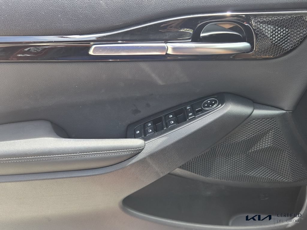 Certified 2025 Kia Seltos S FWD image 30