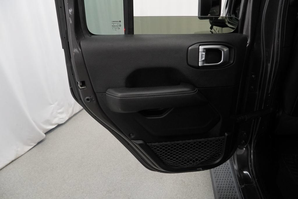 Used 2020 Jeep Wrangler Unlimited Sahara w/ Cold Weather Group AWD/4WD image 26