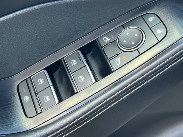 Used 2023 Nissan Rogue SL AWD/4WD image 16