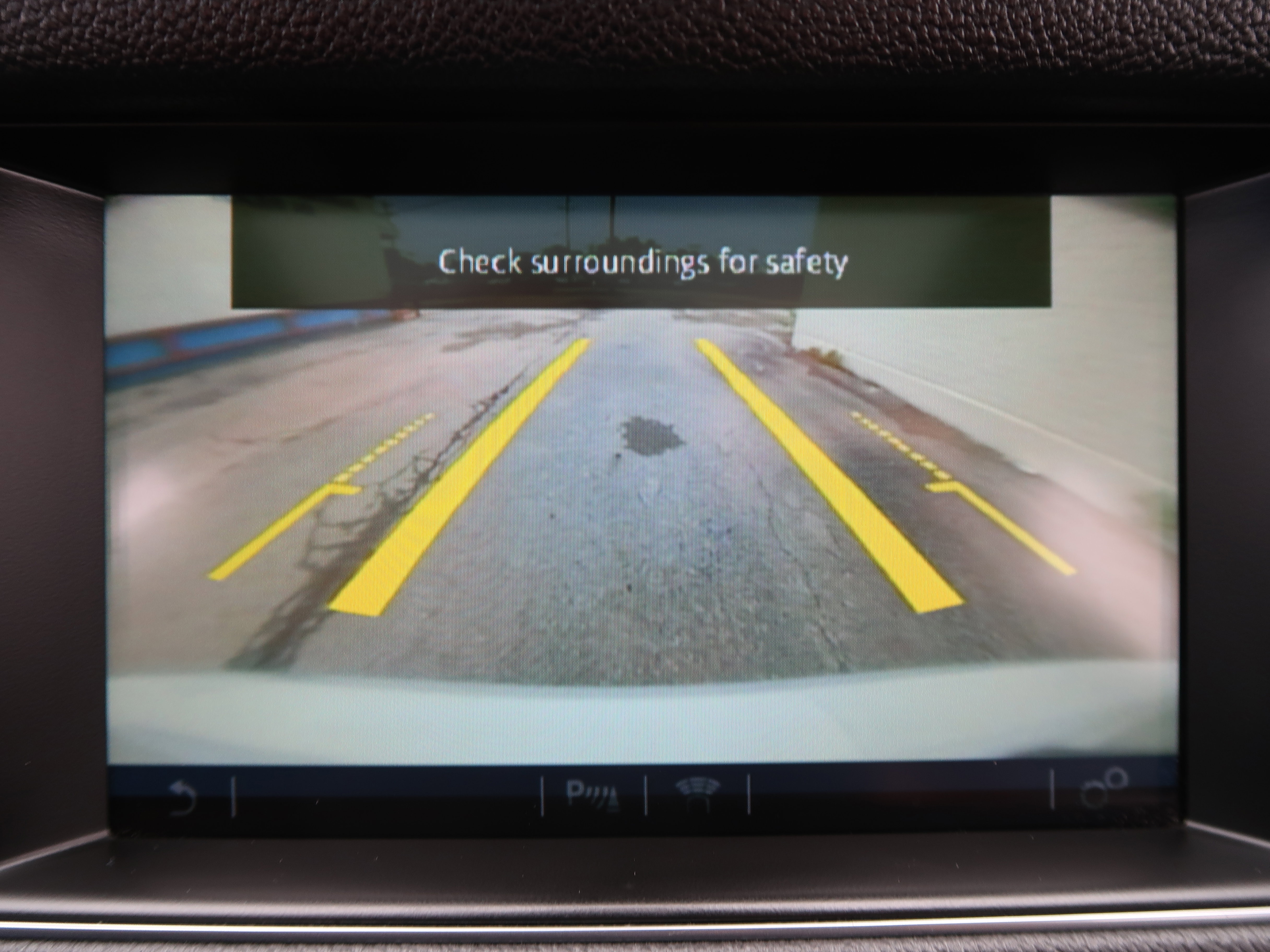 Used 2016 Jaguar XF S RWD image 18