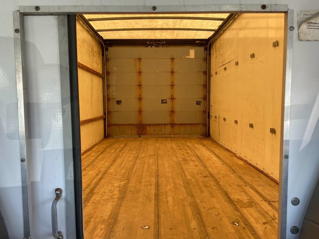 Used 2017 GMC Savana 3500 Extended RWD image 15