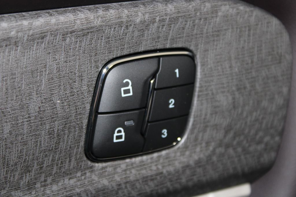 New 2026 Ford Explorer Platinum image 43