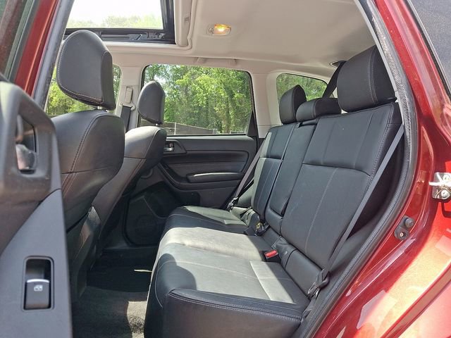 Used 2018 Subaru Forester 2.5i Touring AWD/4WD image 12