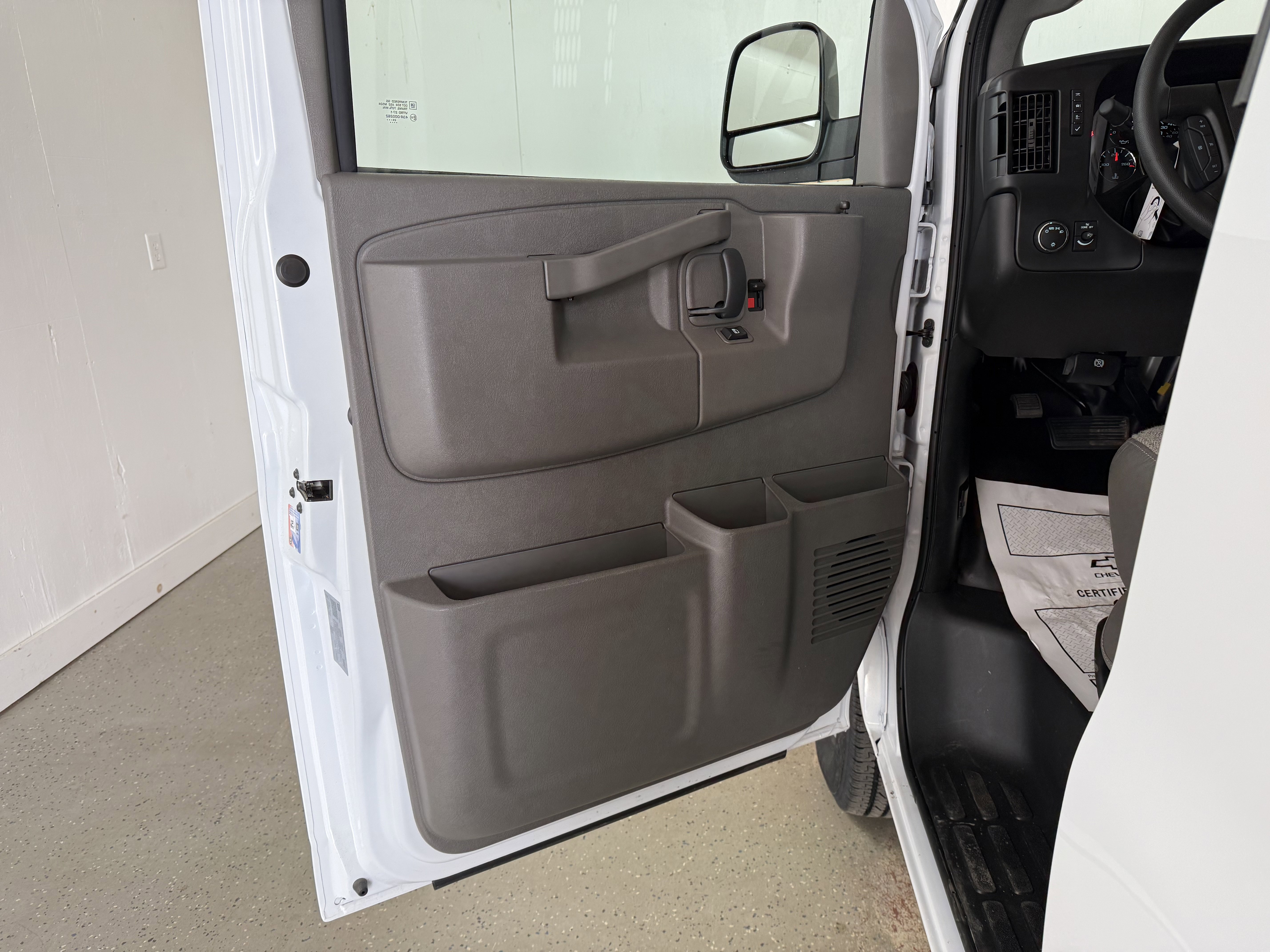 New 2025 Chevrolet Express 3500 w/ Driver Convenience Package image 13