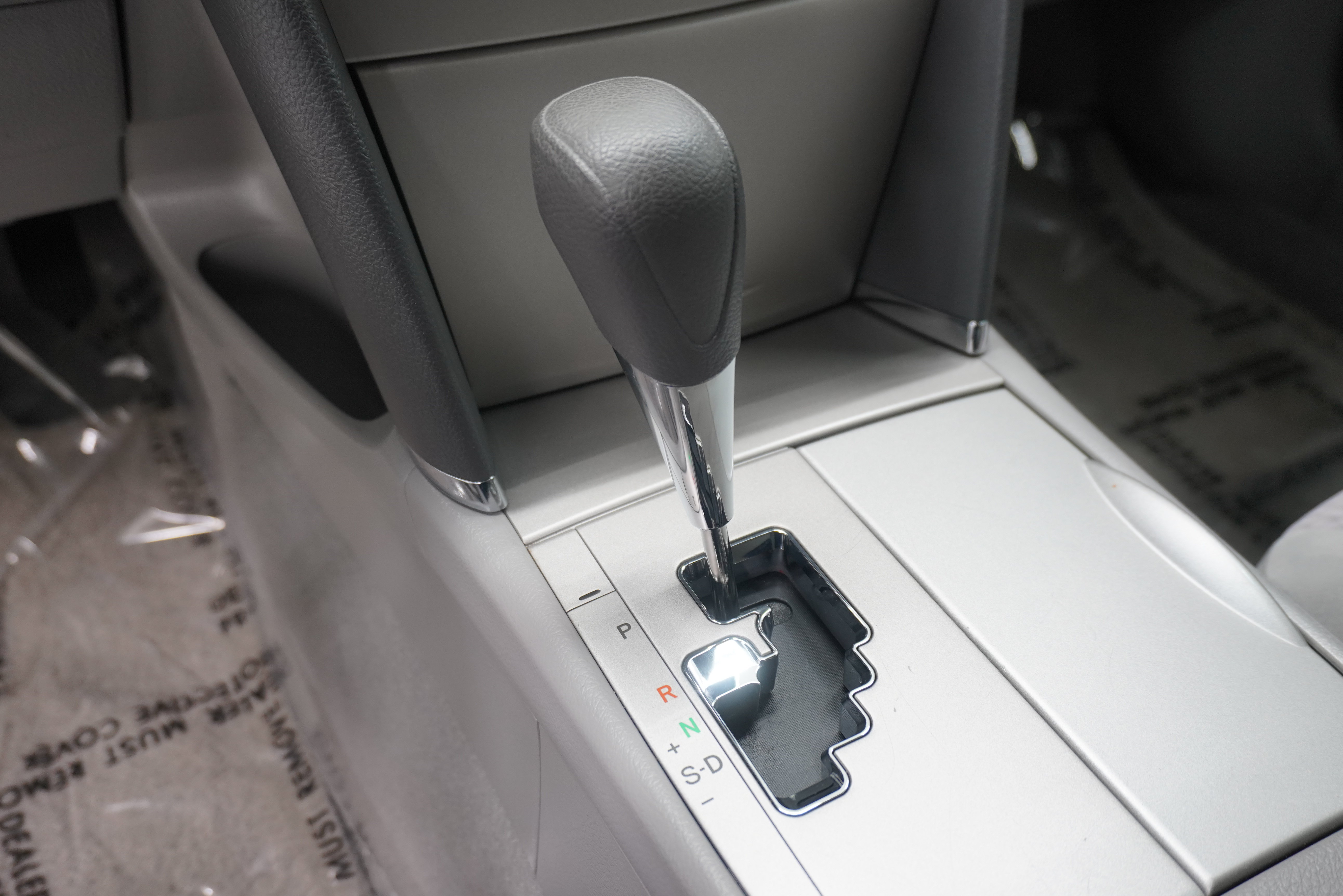 Used 2010 Toyota Camry LE FWD image 18