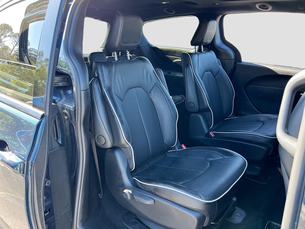 Certified 2024 Chrysler Pacifica Premium image 29