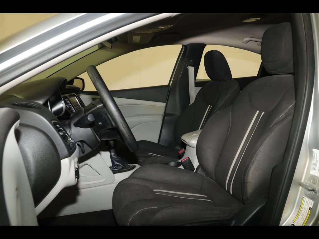 Used 2013 Dodge Dart SXT image 2