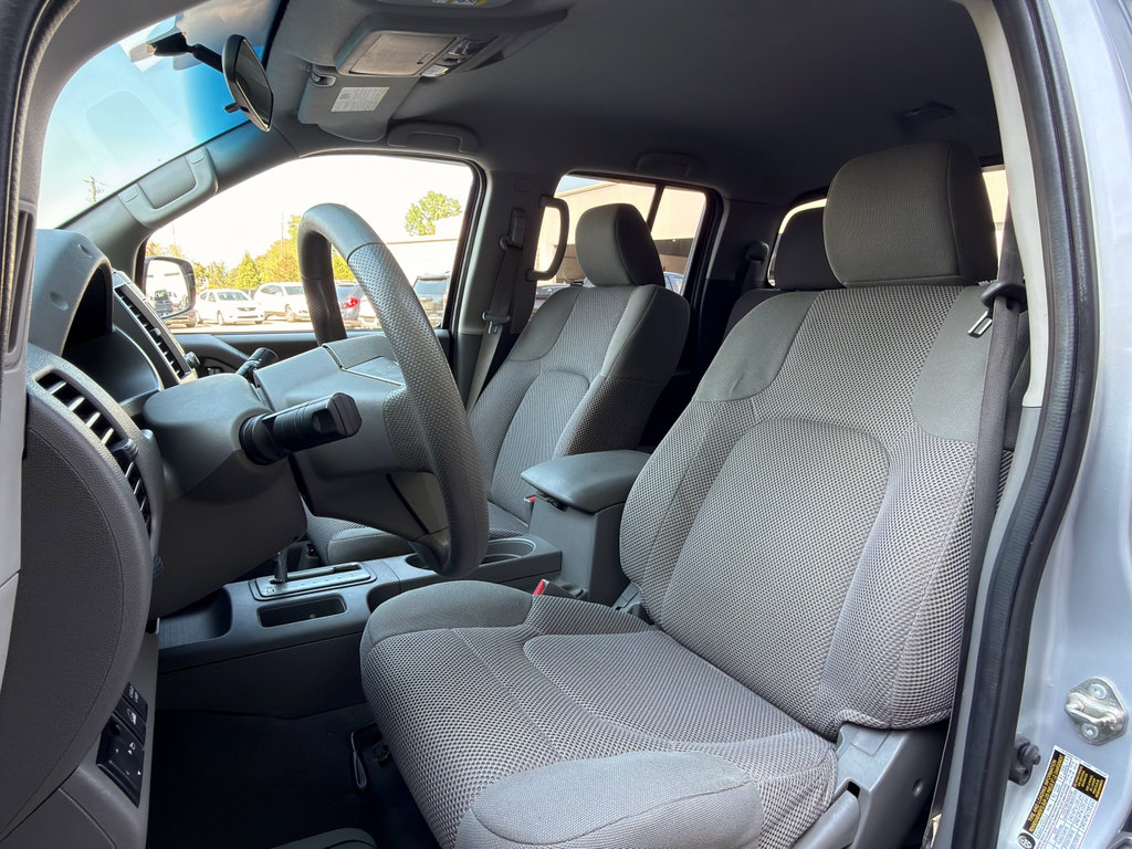 Used 2019 Nissan Frontier SV image 10