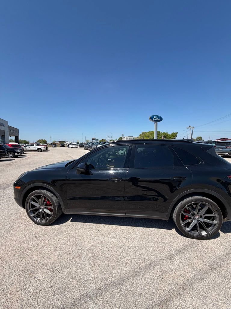 Used 2019 Porsche Cayenne image 8