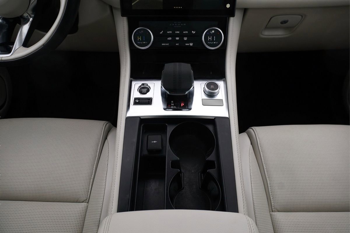 Used 2025 Jaguar F-PACE R-Dynamic S image 25